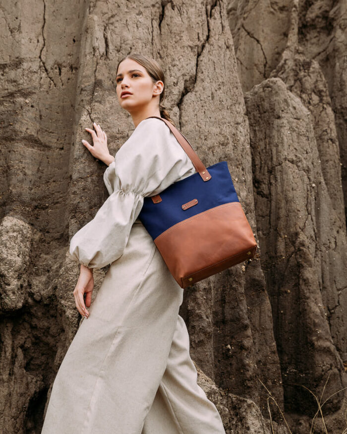 cartera de mujer cuero con lona