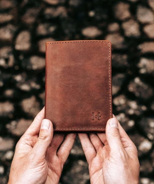 porta pasaporte en cuero