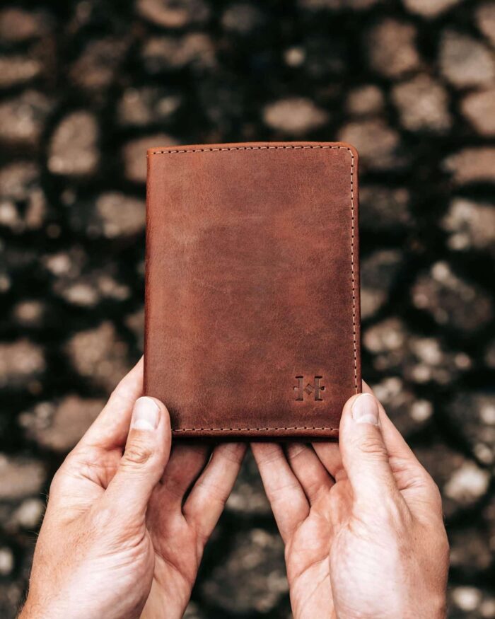 porta pasaporte en cuero