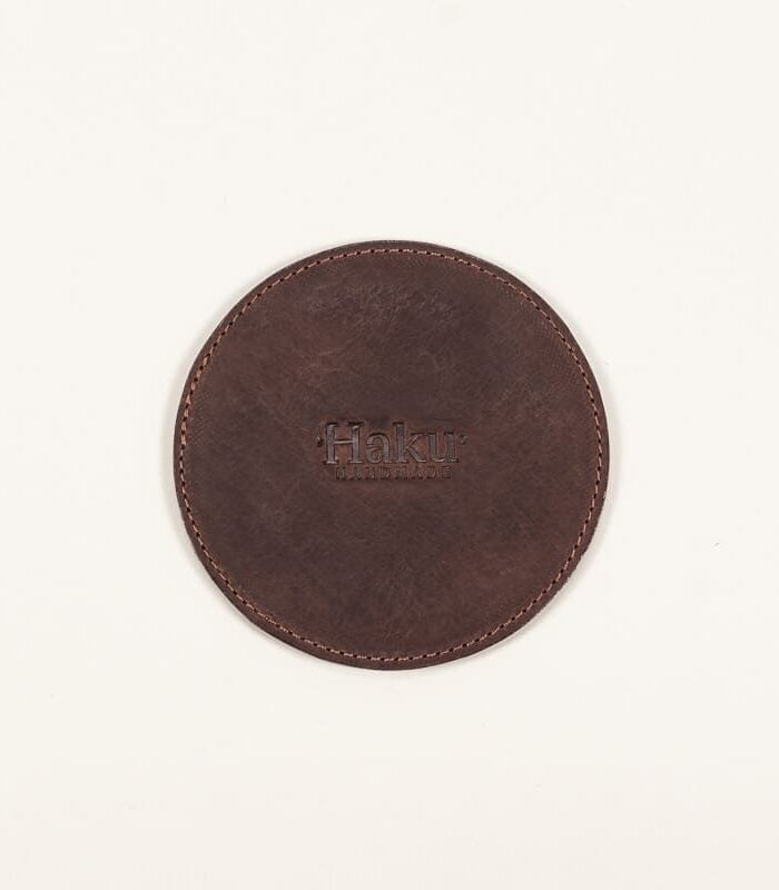 Alternative view of Portavasos en cuero Qiru