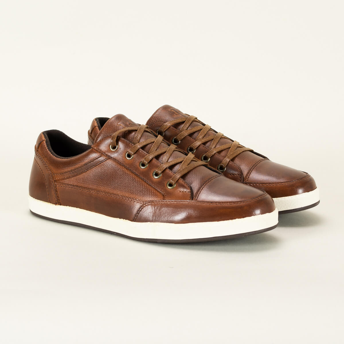 Zapato Deportivo en cuero Max