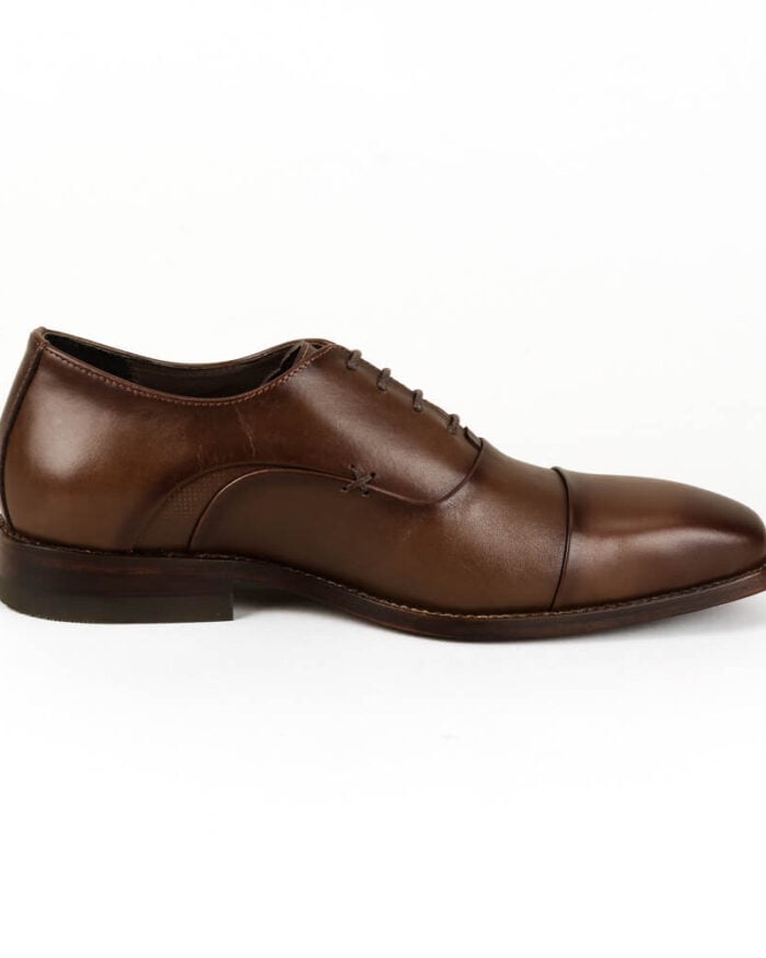Alternative view of Zapato Oxford en cuero Valentino