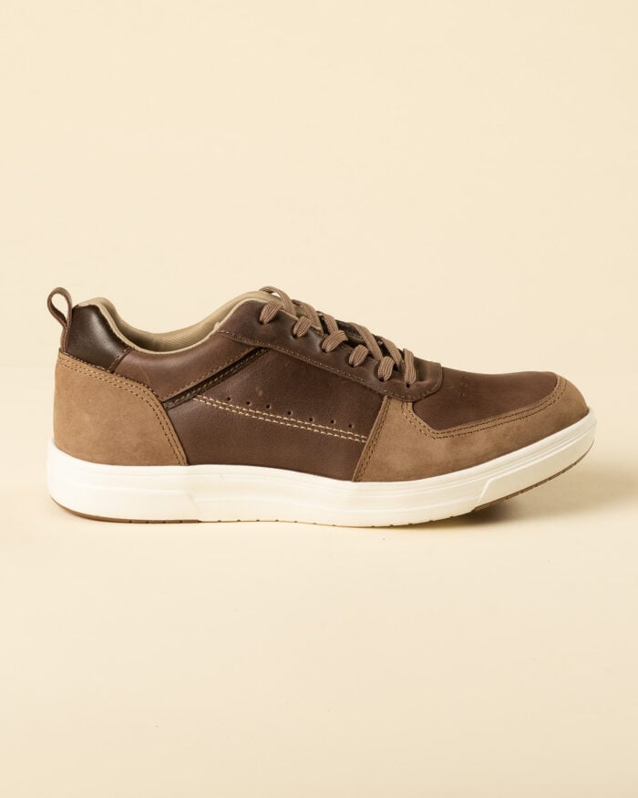 Alternative view of Zapato Deportivo en cuero Moro